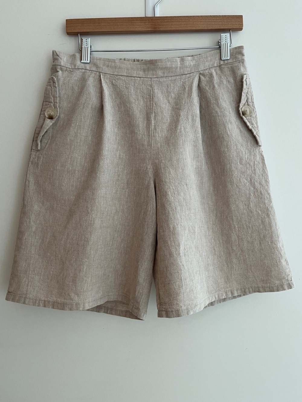 FINAL TOUCH Shorts Single Pleat Front Elastic Back Waist Pull On Neutral Pockets